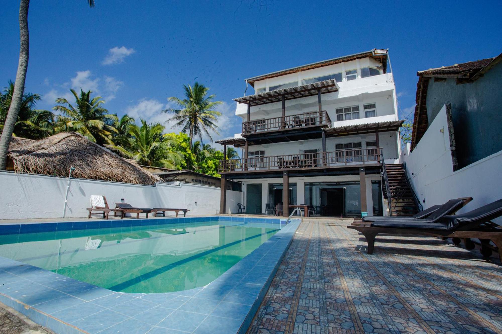 Hotel Lucky Seven Hikkaduwa Extérieur photo