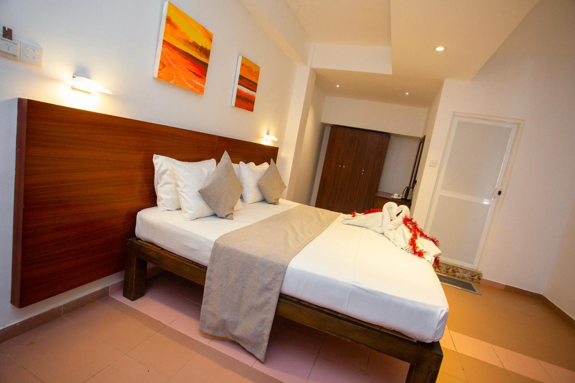 Hotel Lucky Seven Hikkaduwa Extérieur photo