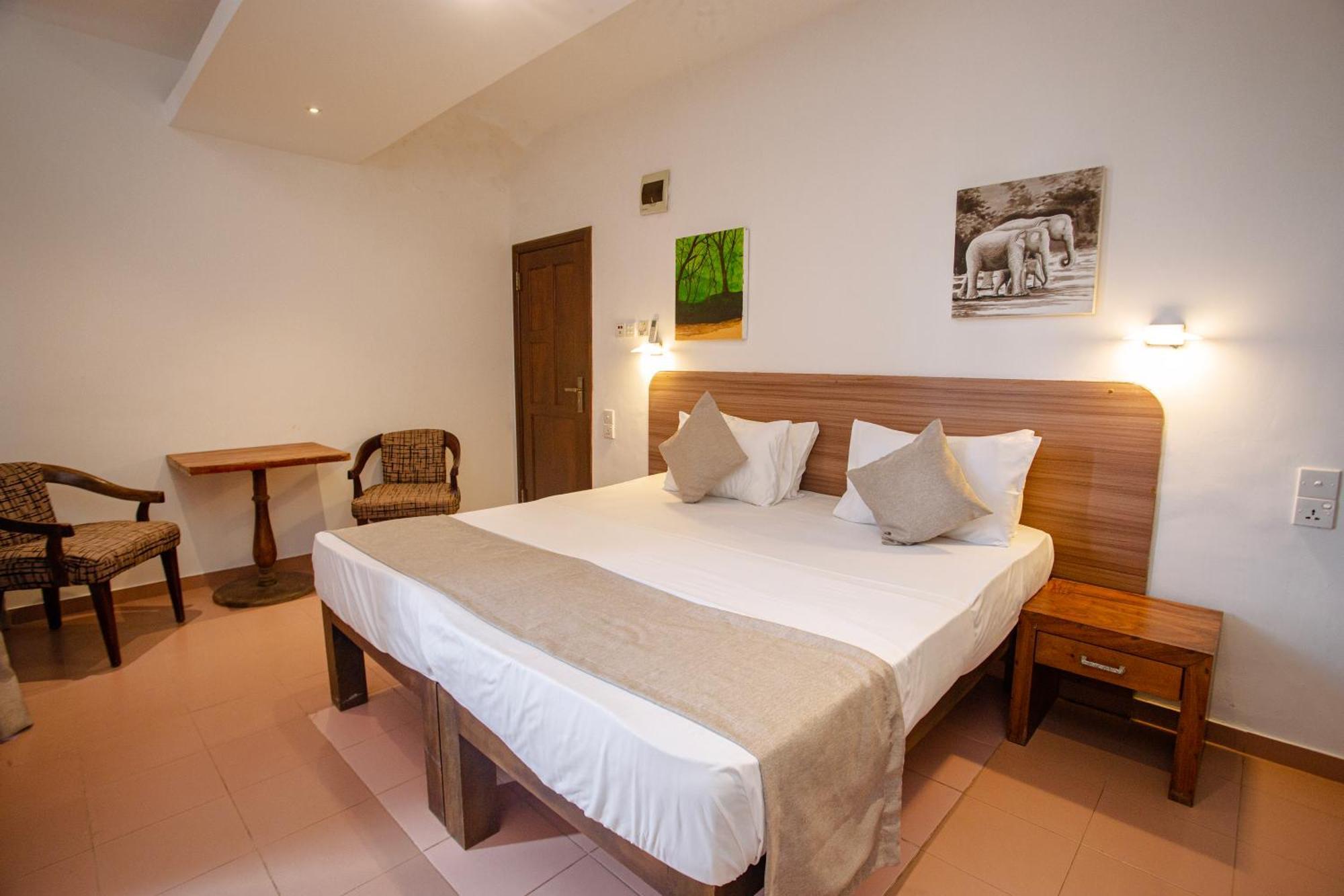 Hotel Lucky Seven Hikkaduwa Extérieur photo