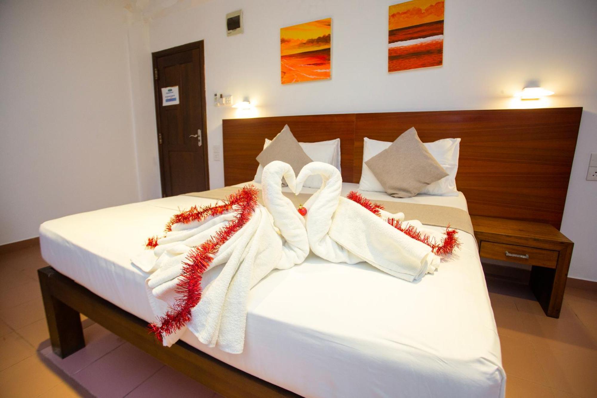 Hotel Lucky Seven Hikkaduwa Extérieur photo