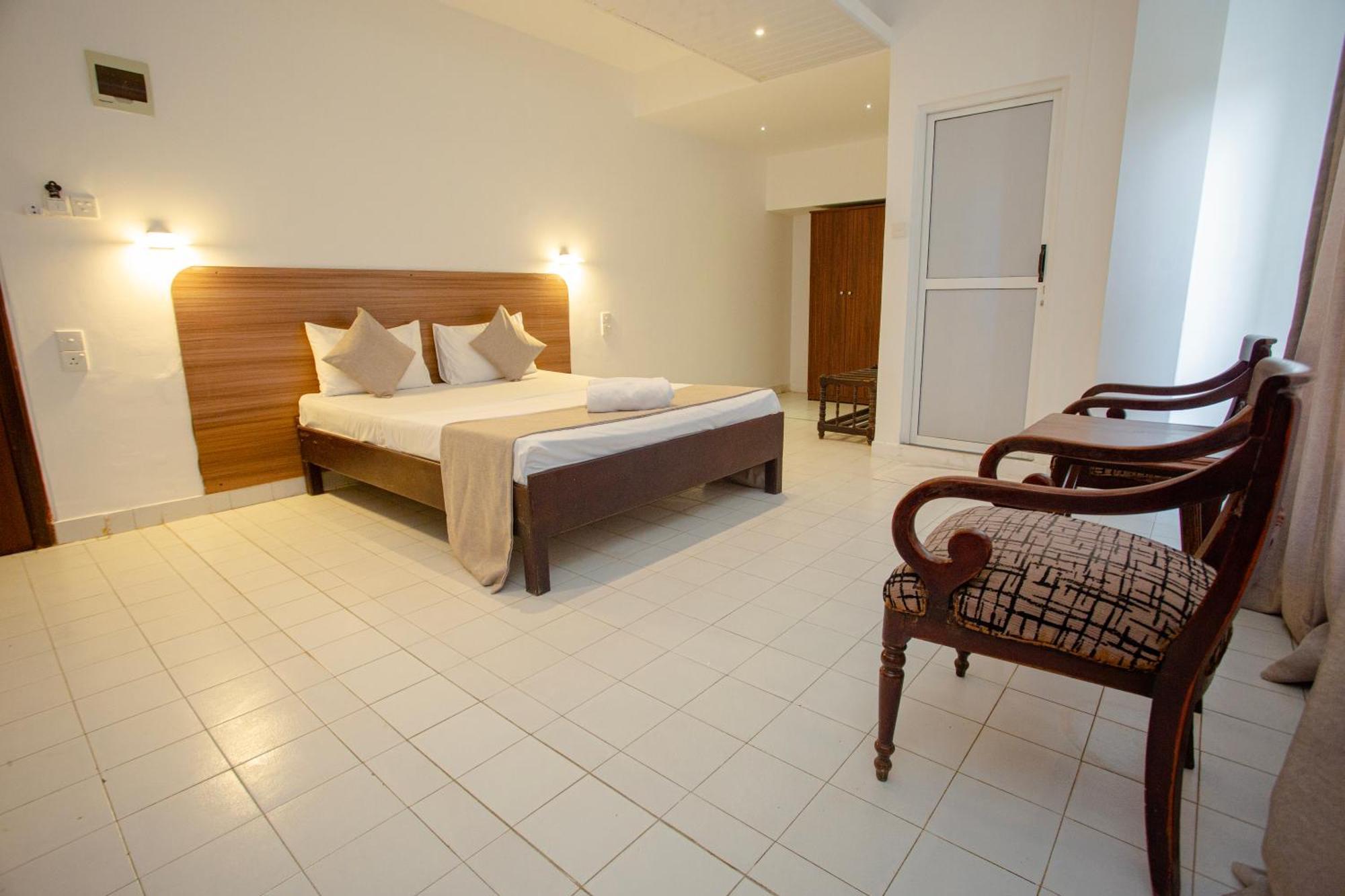 Hotel Lucky Seven Hikkaduwa Extérieur photo