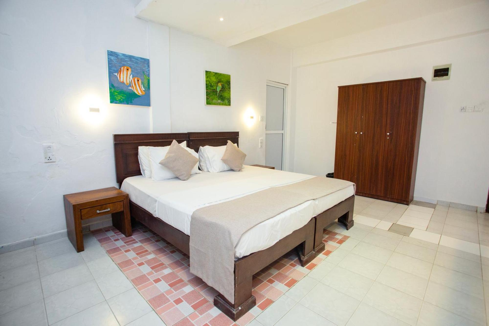 Hotel Lucky Seven Hikkaduwa Extérieur photo